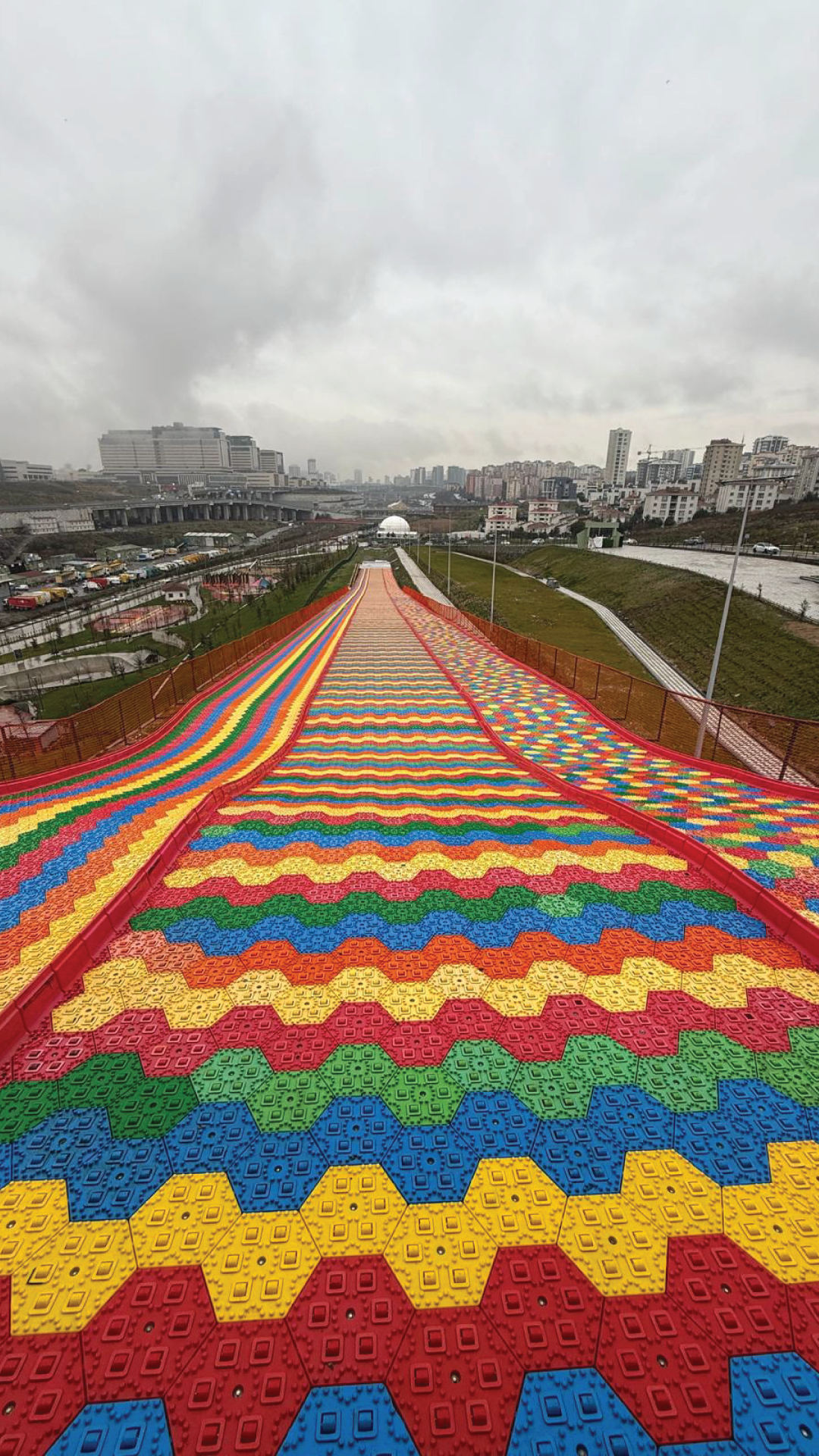 230 Metre Sakurapark Eğlence Merkezi, Başakşehir - İSTANBUL