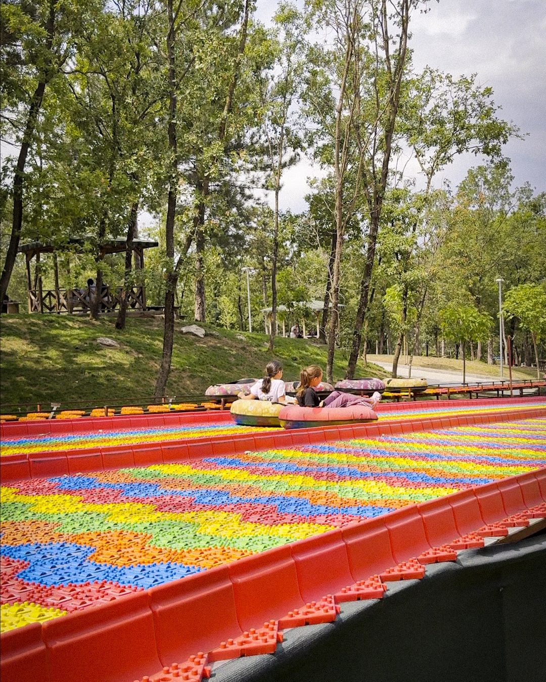 pexpark renkli kaydırak frame 1